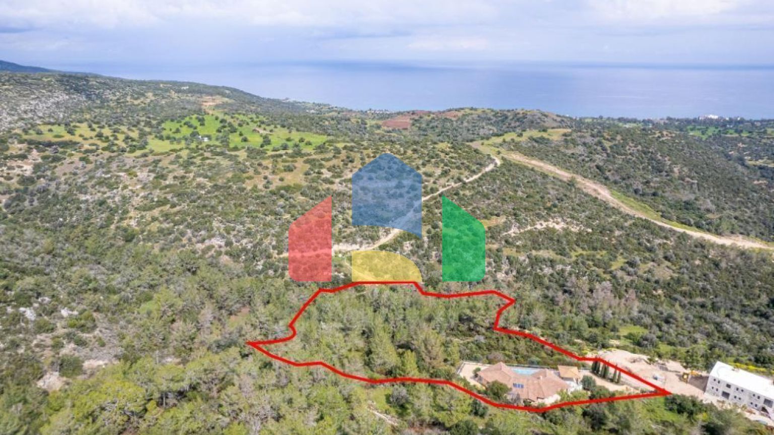 Продаж - Котедж 220 m² В Пафосе