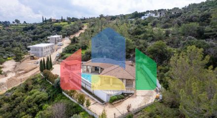 Продаж - Котедж 220 m² В Пафосе