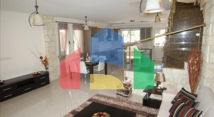 For Sale - Villa 210 m² in Paphos