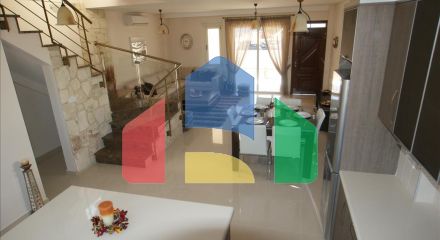 For Sale - Villa 210 m² in Paphos