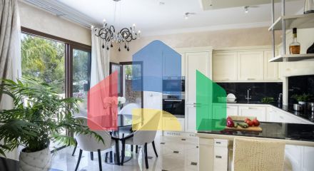 Продаж - Вілла 435 m² В Пафосе