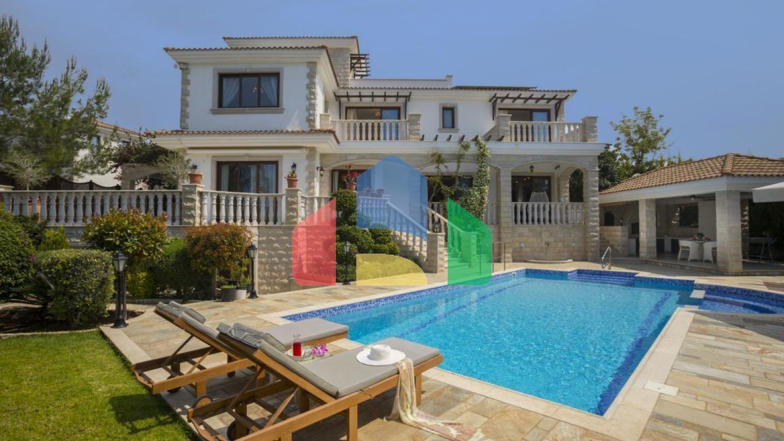 Продаж - Вілла 435 m² В Пафосе