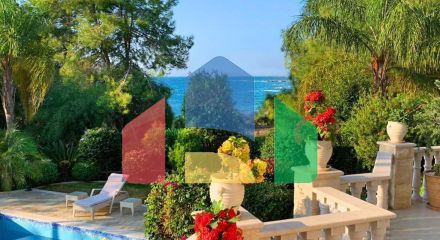 Продаж - Вілла 435 m² В Пафосе