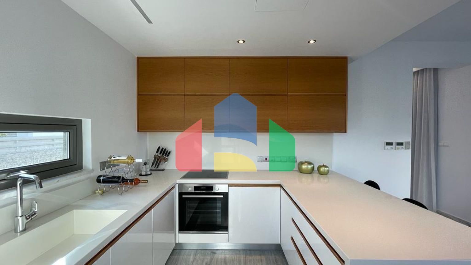 Продаж - Вілла 144 m² В Пафосе