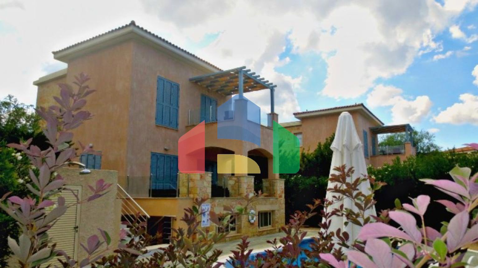 Продаж - Вілла 172 m² В Пафосе