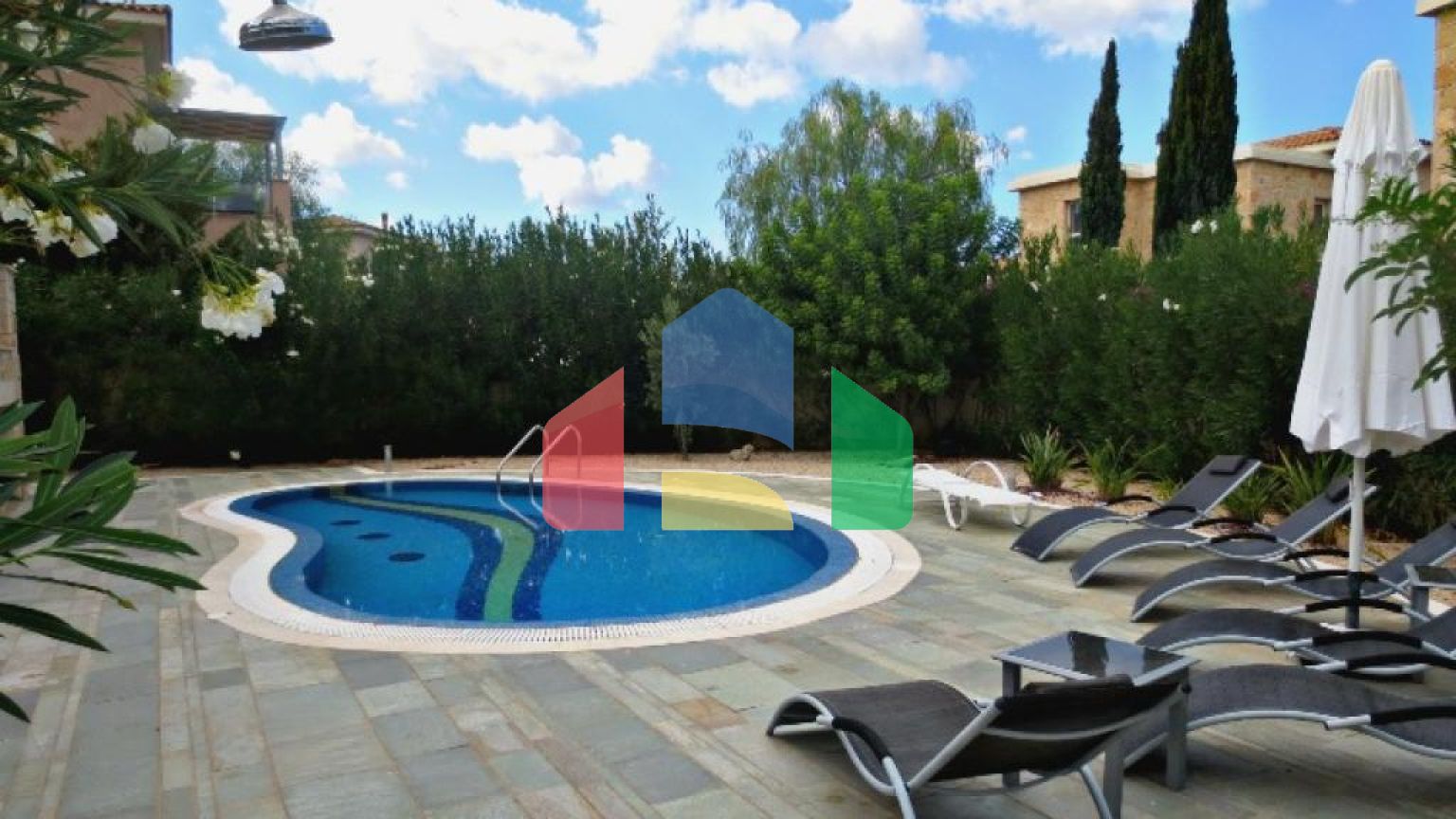 Продаж - Вілла 172 m² В Пафосе