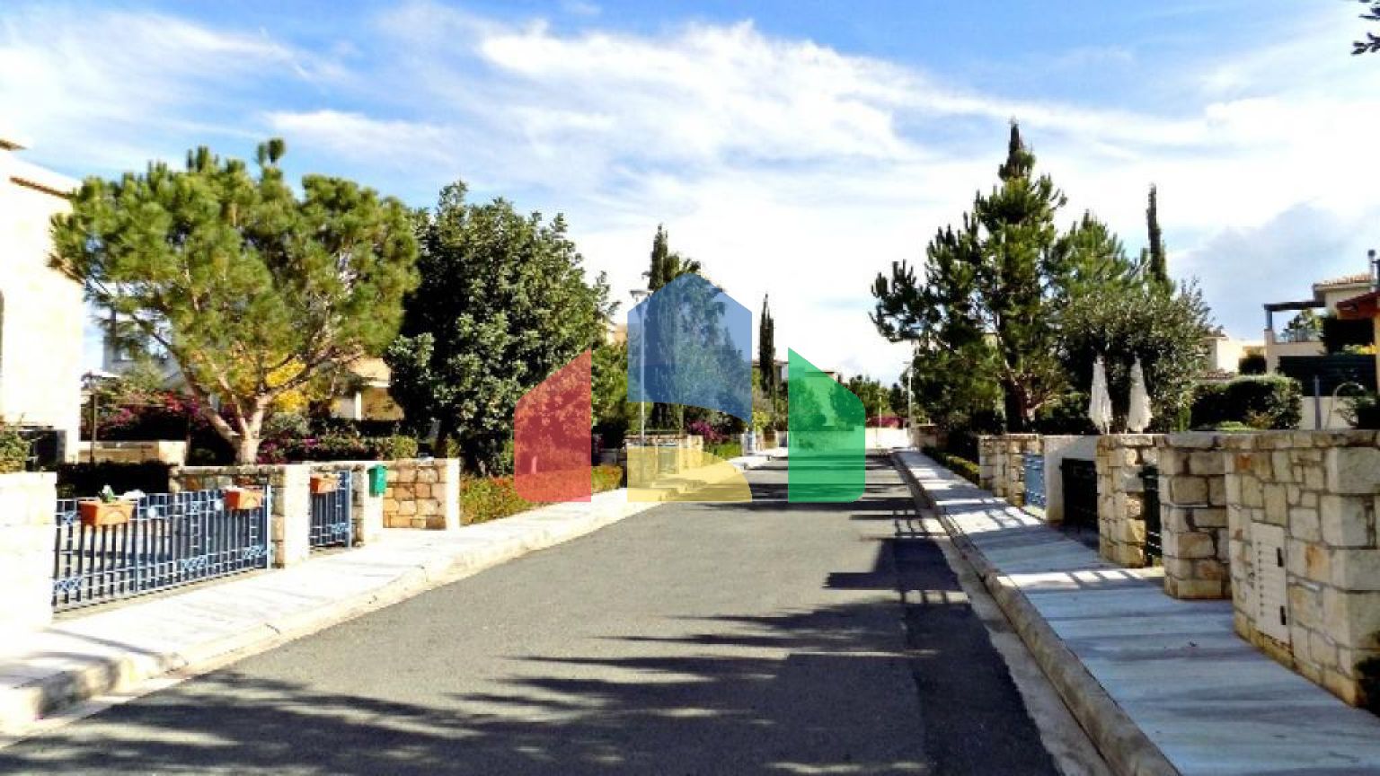 Продаж - Вілла 172 m² В Пафосе