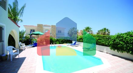 Продаж - Вілла 300 m² В Пафосе