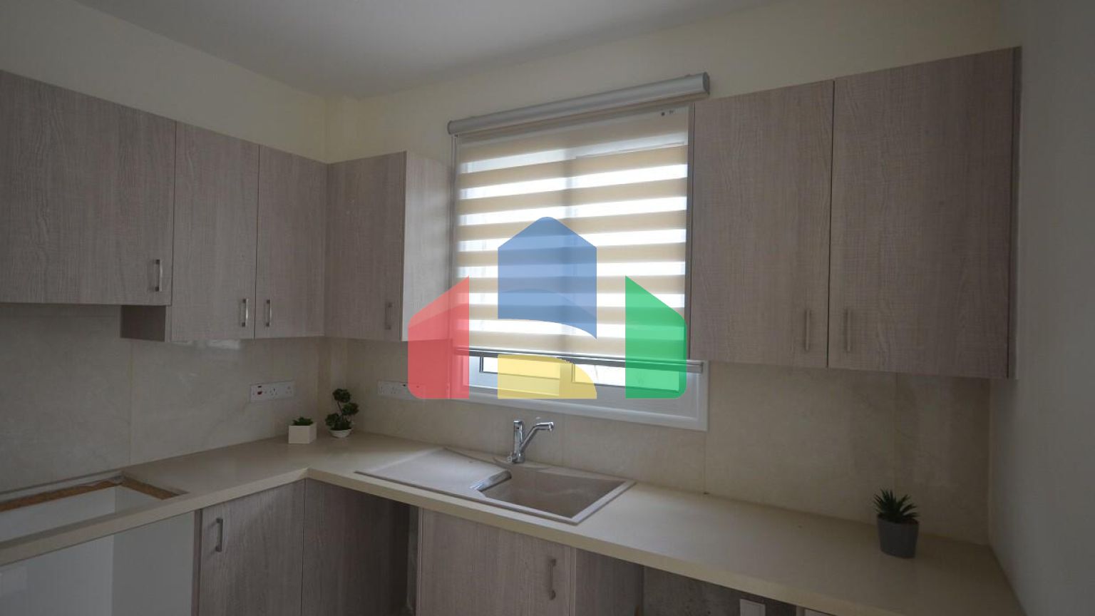 Продаж - Вілла 152 m² В Пафосе