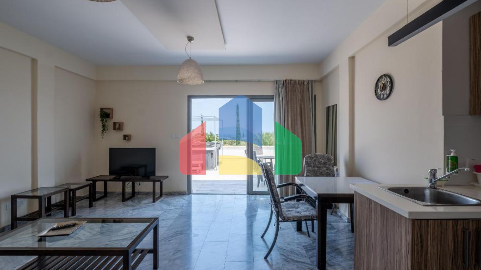 Продаж - Квартира 61 m² В Пафосе