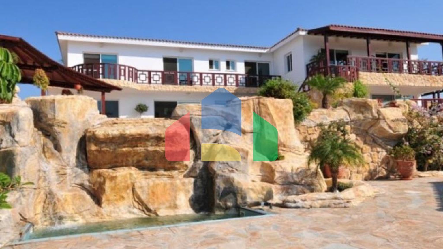 Продаж - Вілла 500 m² В Пафосе