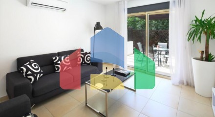 Продаж - Таунхаус 99 m² В Пафосе
