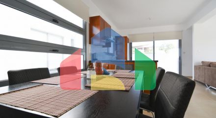 Продаж - Вілла 146 m² В Пафосе