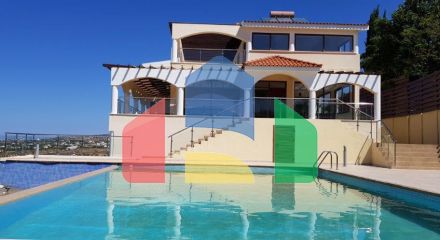 For Sale - Villa 440 m² in Paphos