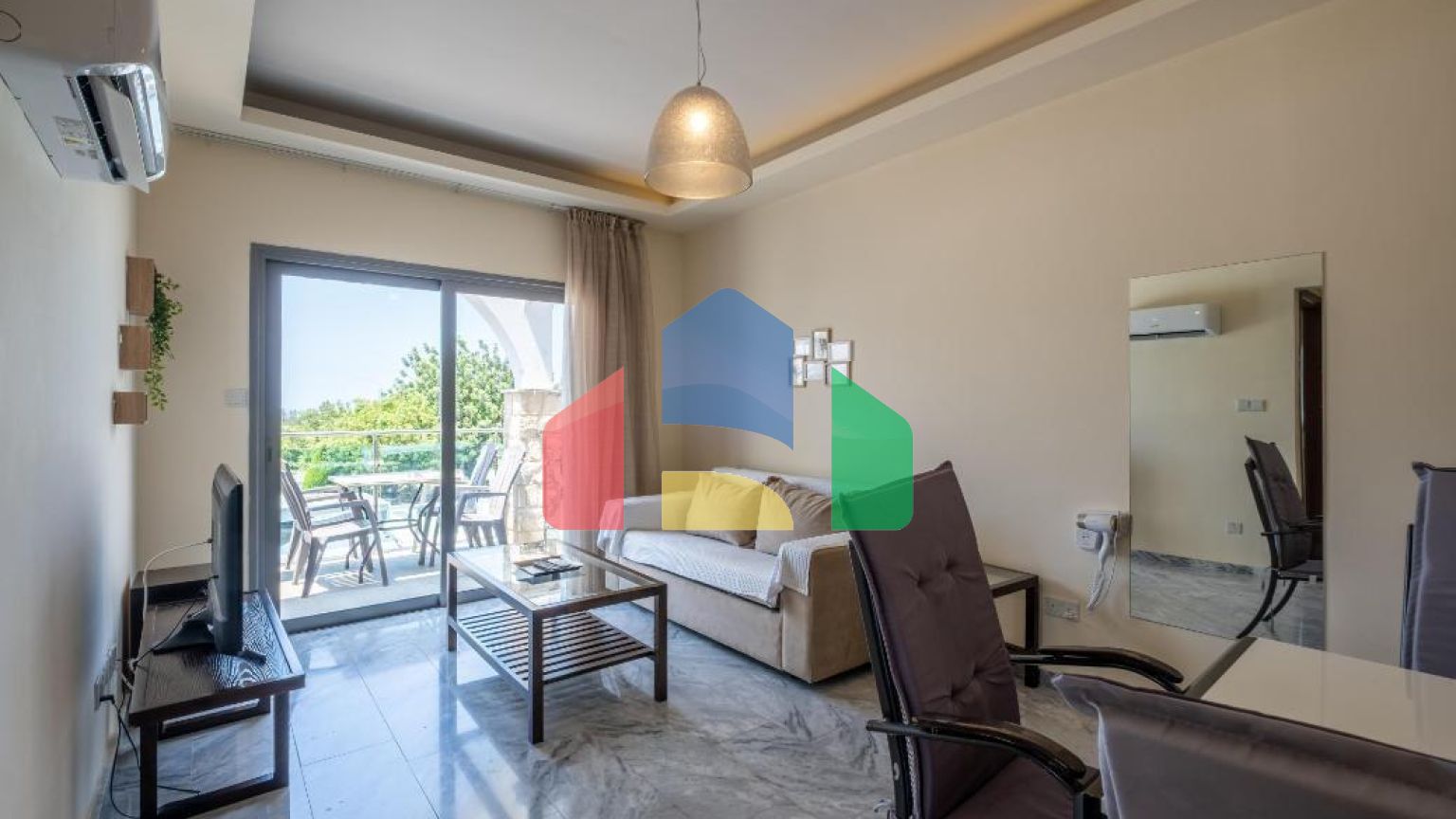 Продаж - Квартира 57 m² В Пафосе