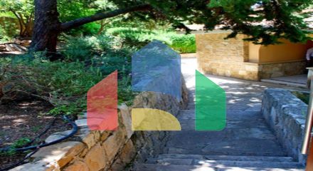 Продаж - Вілла 141 m² В Пафосе