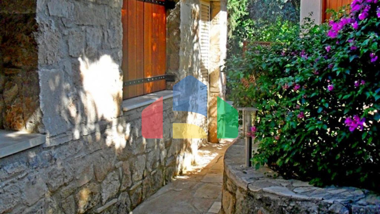 Продаж - Вілла 141 m² В Пафосе