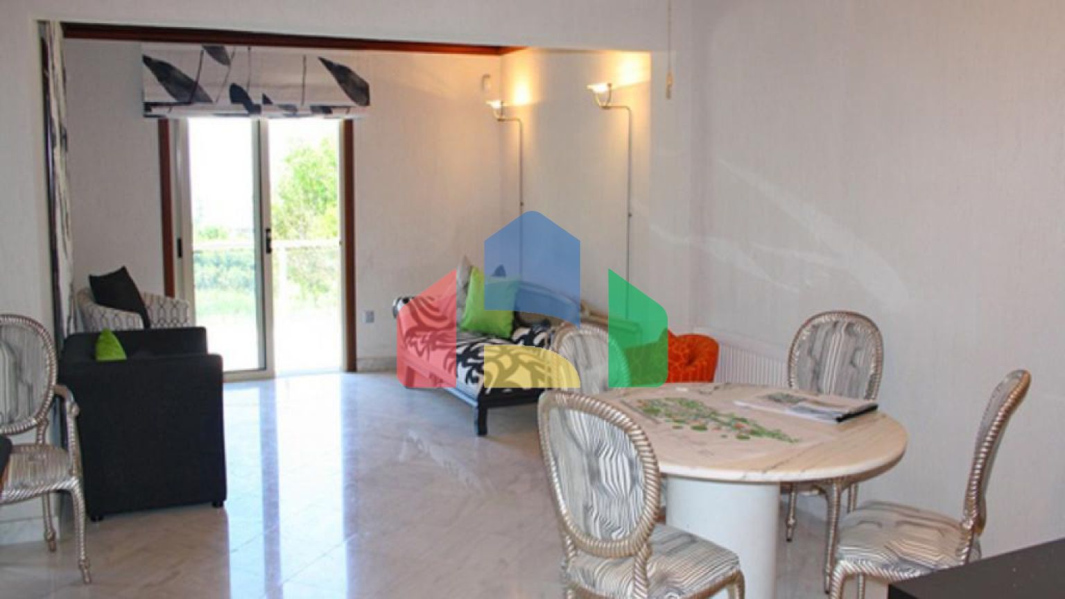 Продаж - Вілла 141 m² В Пафосе