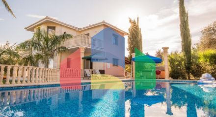 Продаж - Вілла 210 m² В Пафосе