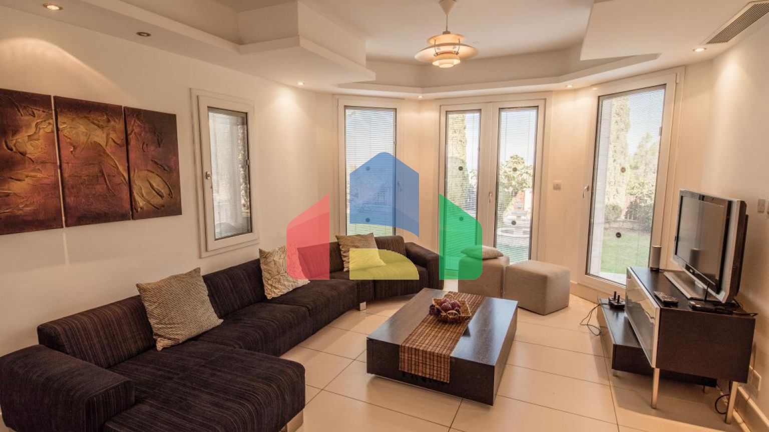 Продаж - Вілла 210 m² В Пафосе