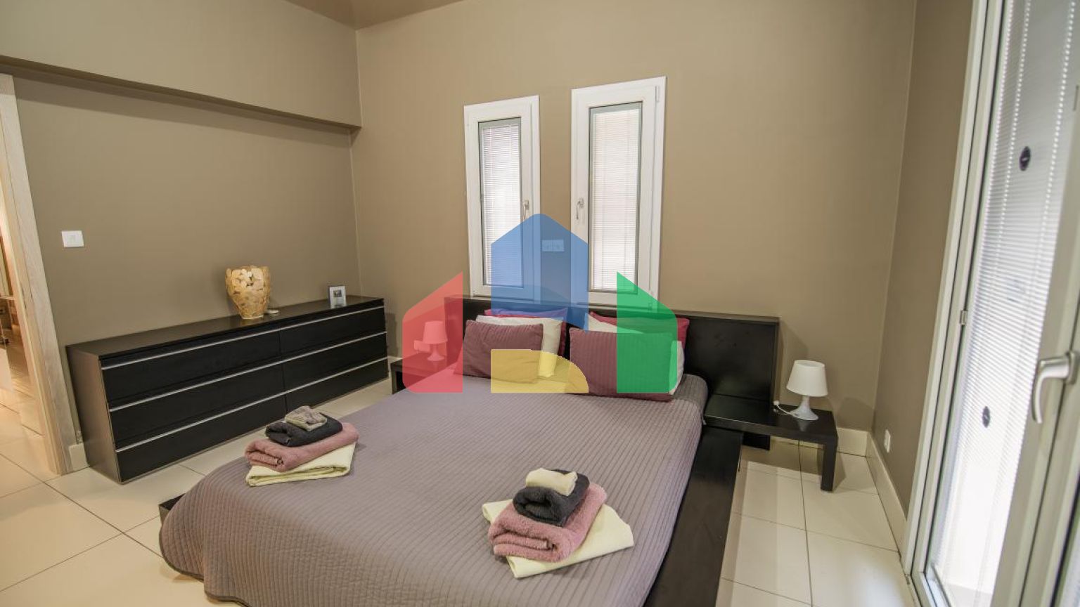 Продаж - Вілла 210 m² В Пафосе