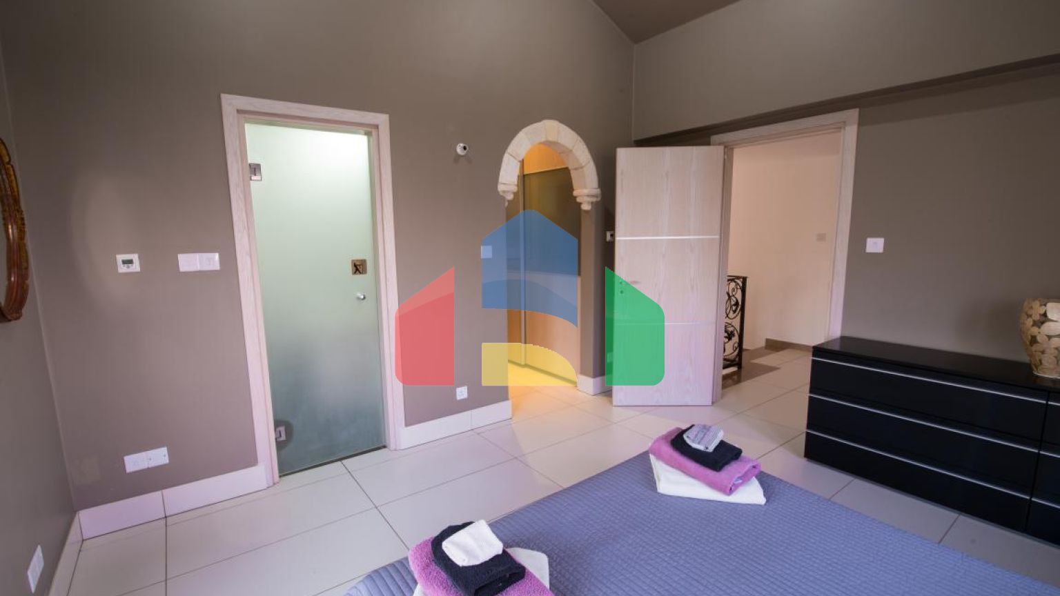 Продаж - Вілла 210 m² В Пафосе