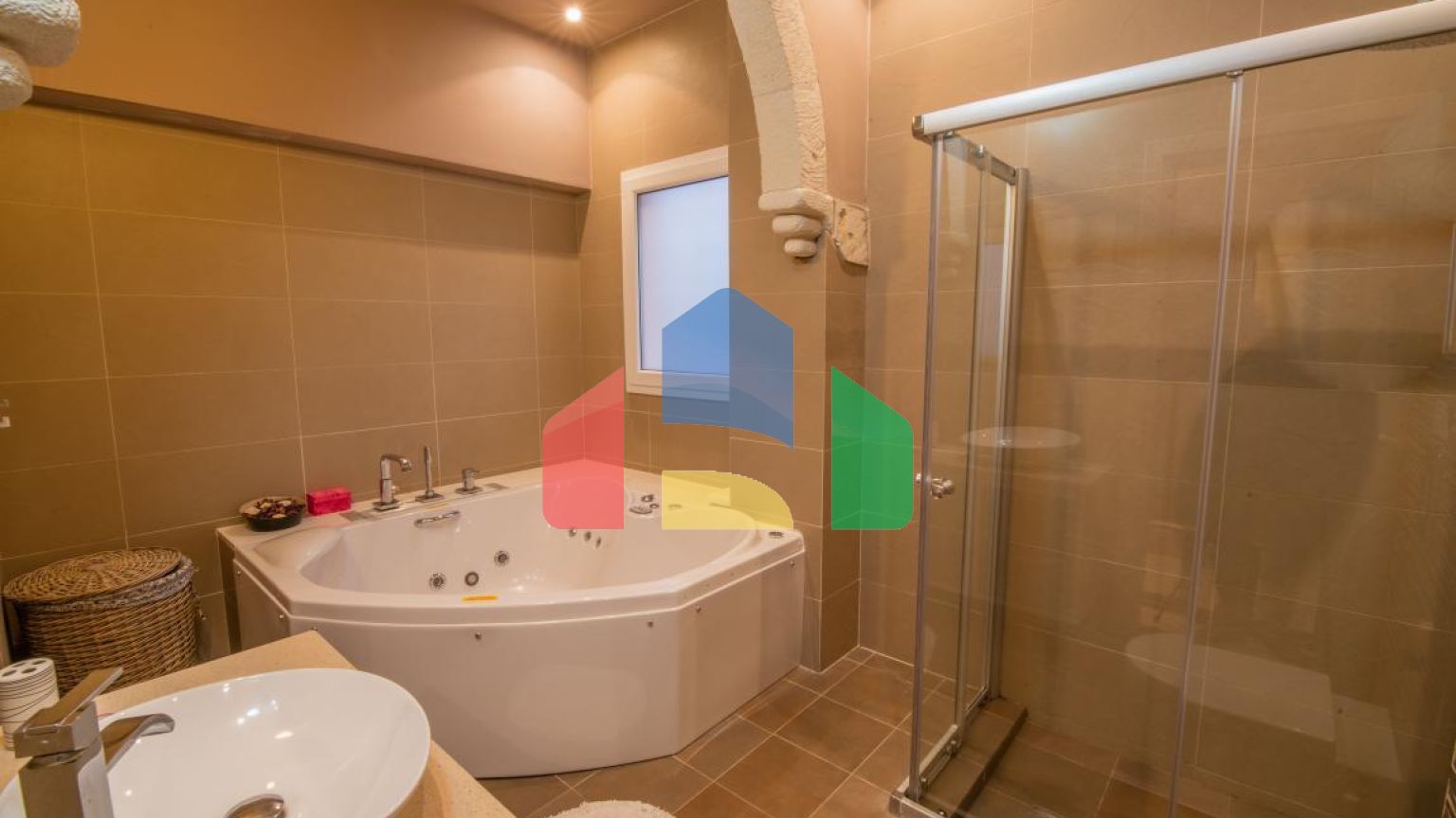 Продаж - Вілла 210 m² В Пафосе