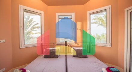 Продаж - Вілла 210 m² В Пафосе