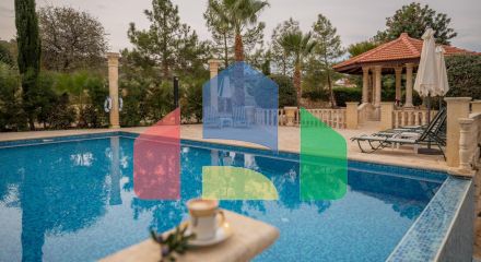 Продаж - Вілла 210 m² В Пафосе