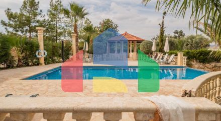 Продаж - Вілла 210 m² В Пафосе