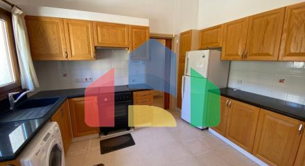 Продаж - Котедж 121 m² В Пафосе