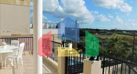 For Sale - Villa 240 m² in Paphos