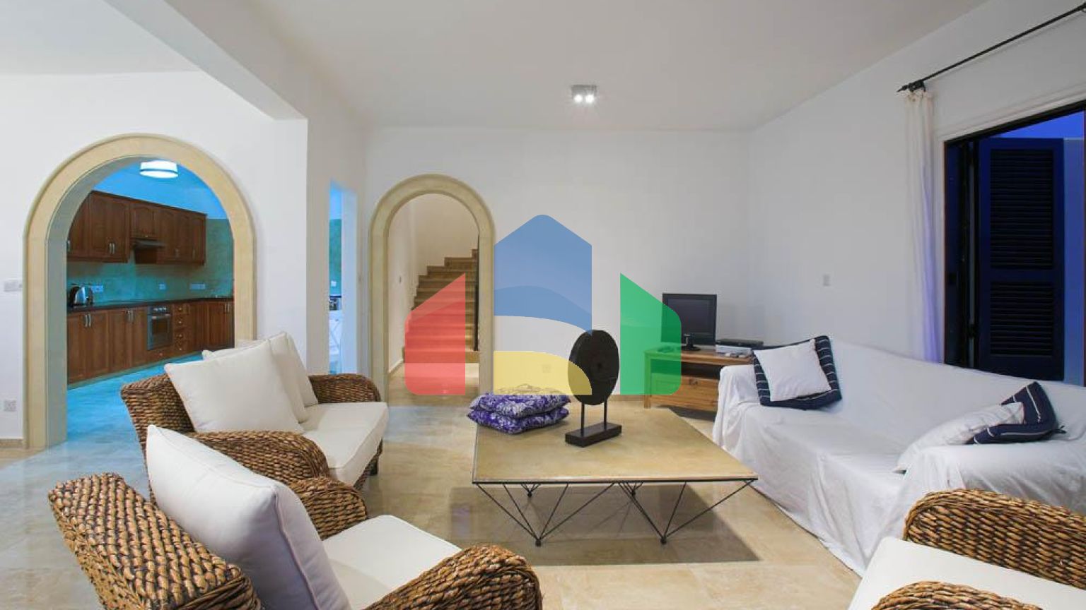 Продаж - Вілла 190 m² В Пафосе