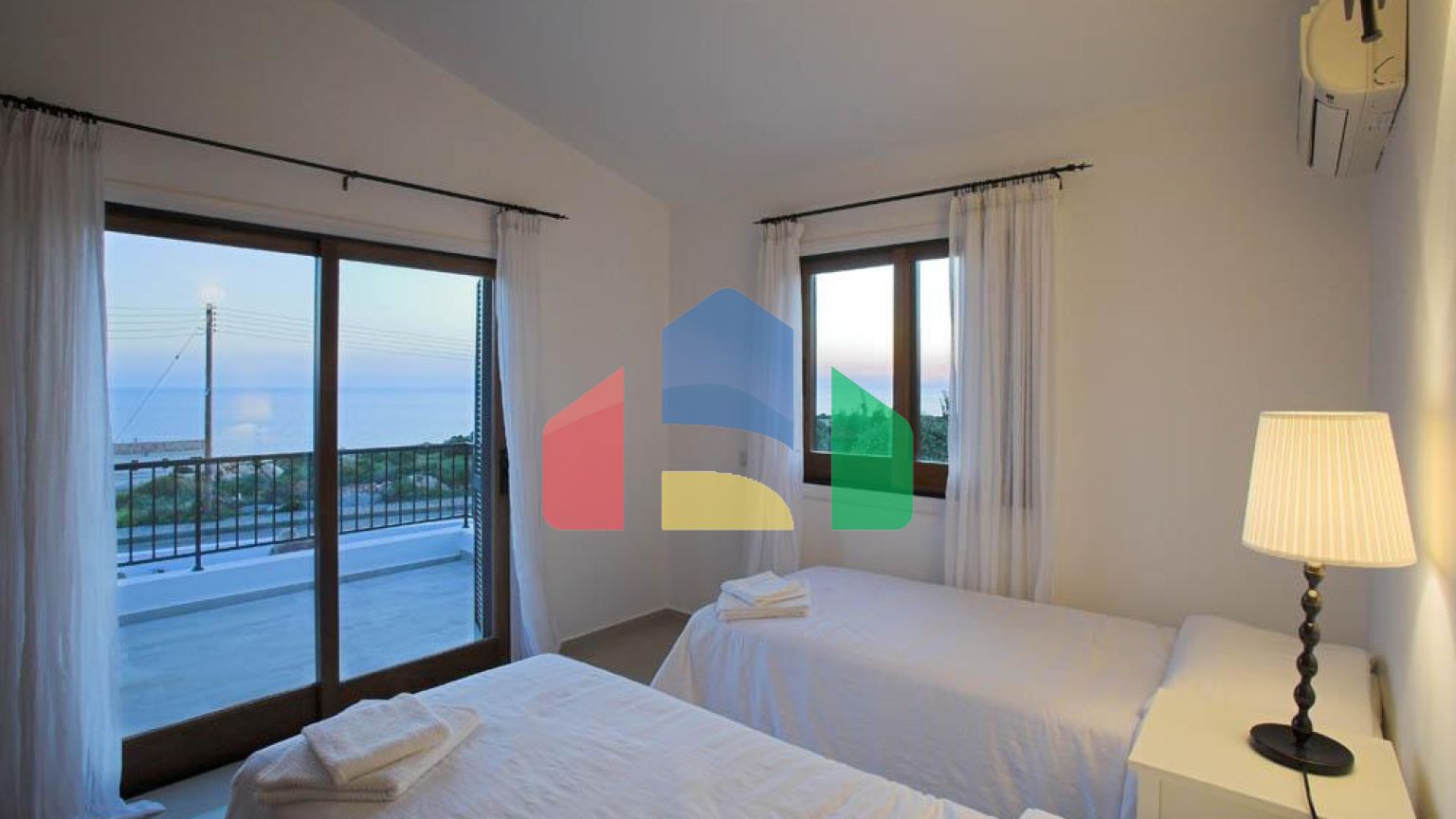 Продаж - Вілла 190 m² В Пафосе