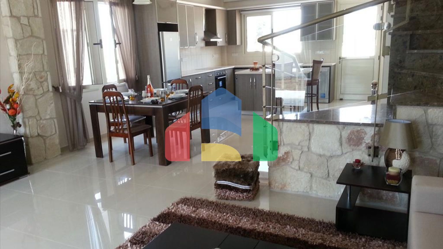 Продаж - Вілла 170 m² В Пафосе