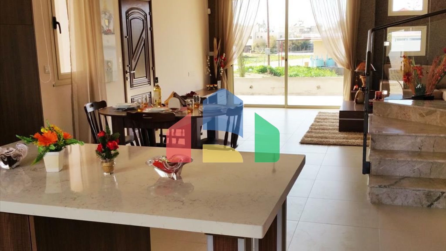 Продаж - Вілла 170 m² В Пафосе