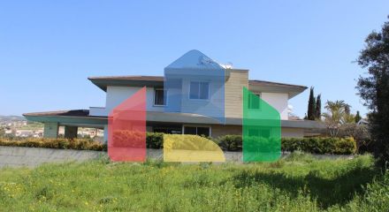 Продаж - Вілла 380 m² В Пафосе