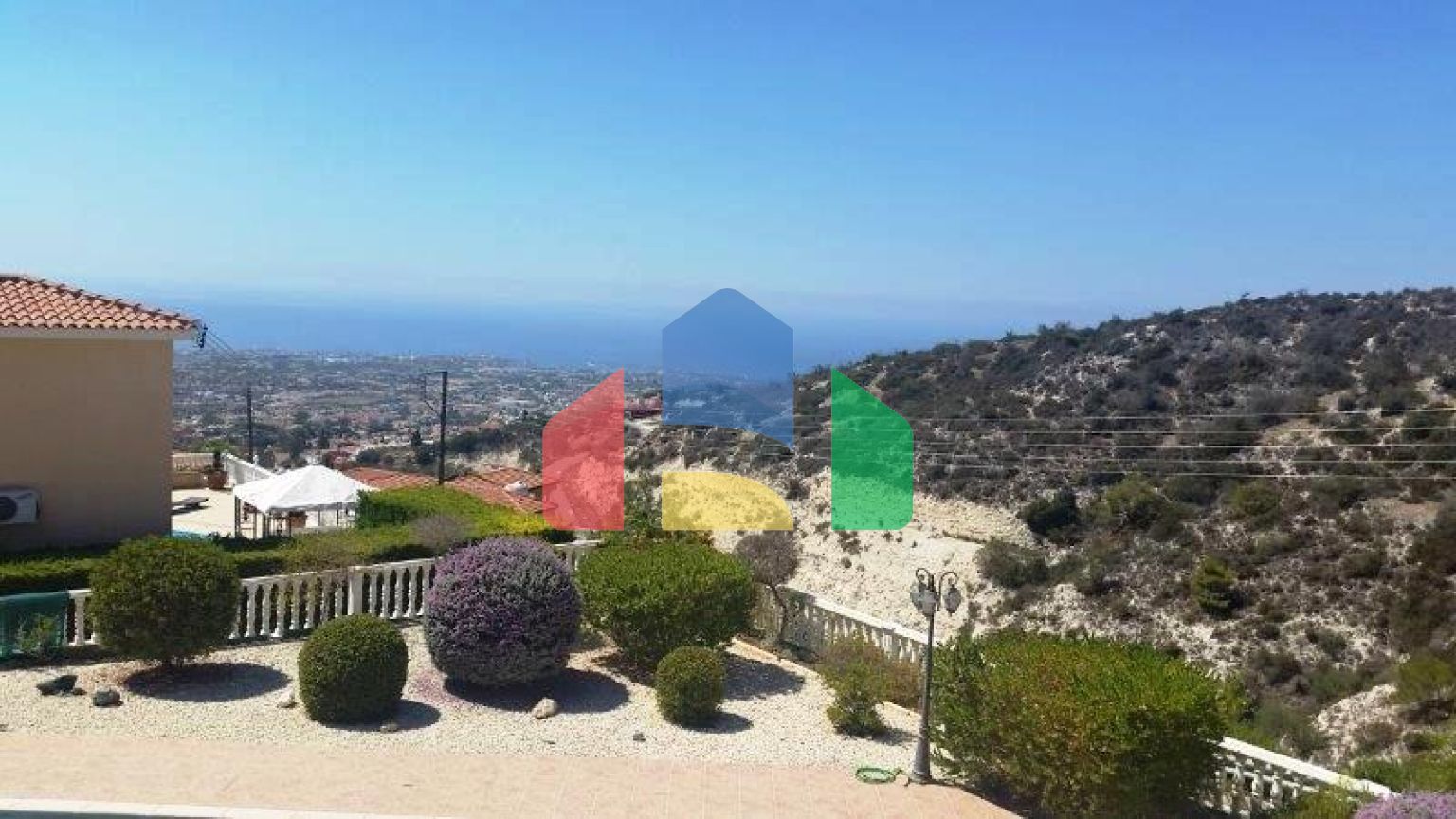 Продаж - Вілла 197 m² В Пафосе