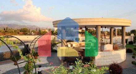 Продаж - Вілла 430 m² В Пафосе