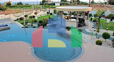 Продаж - Вілла 430 m² В Пафосе