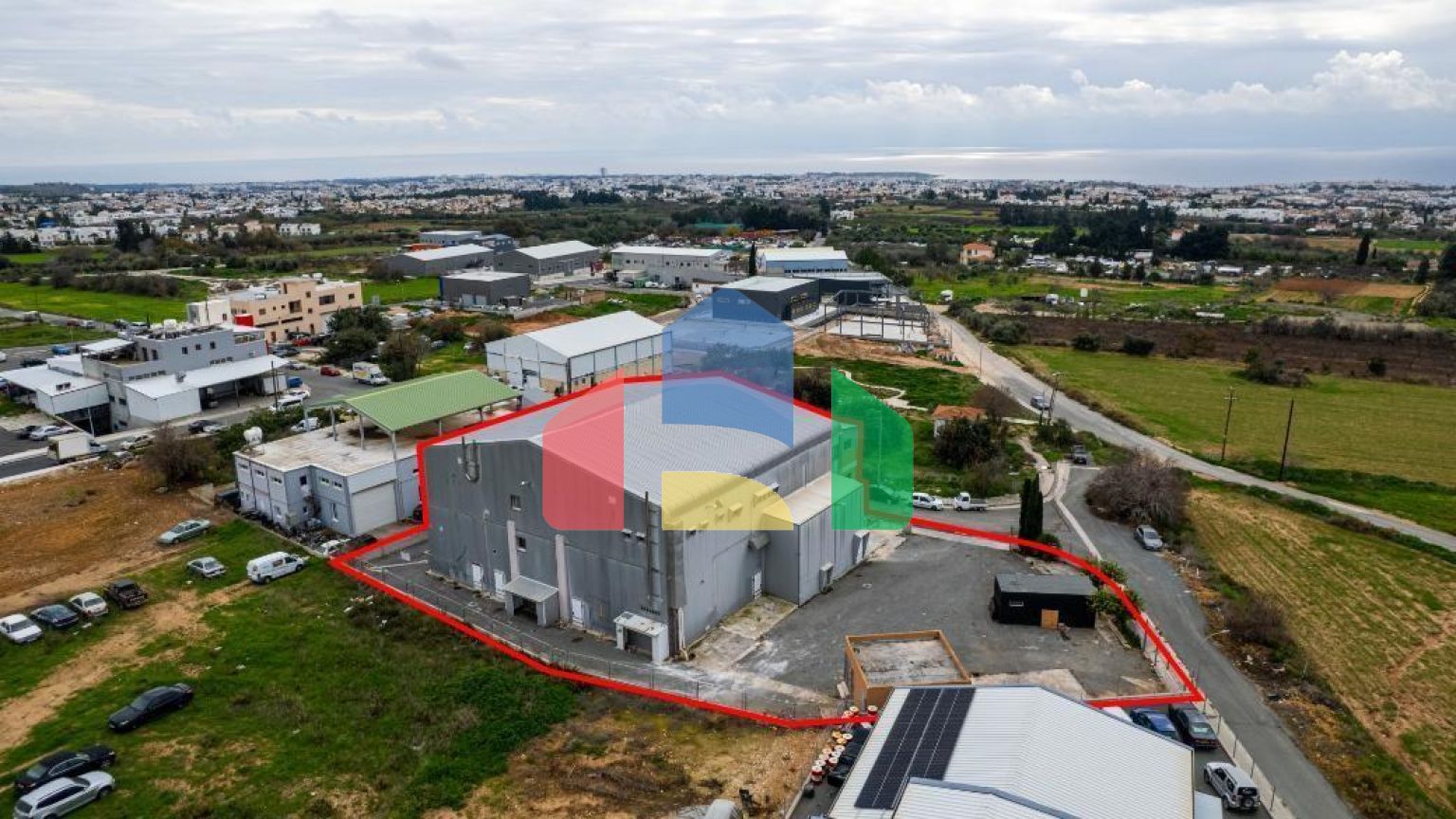 Продаж - Бізнес 1375 m² В Пафосе