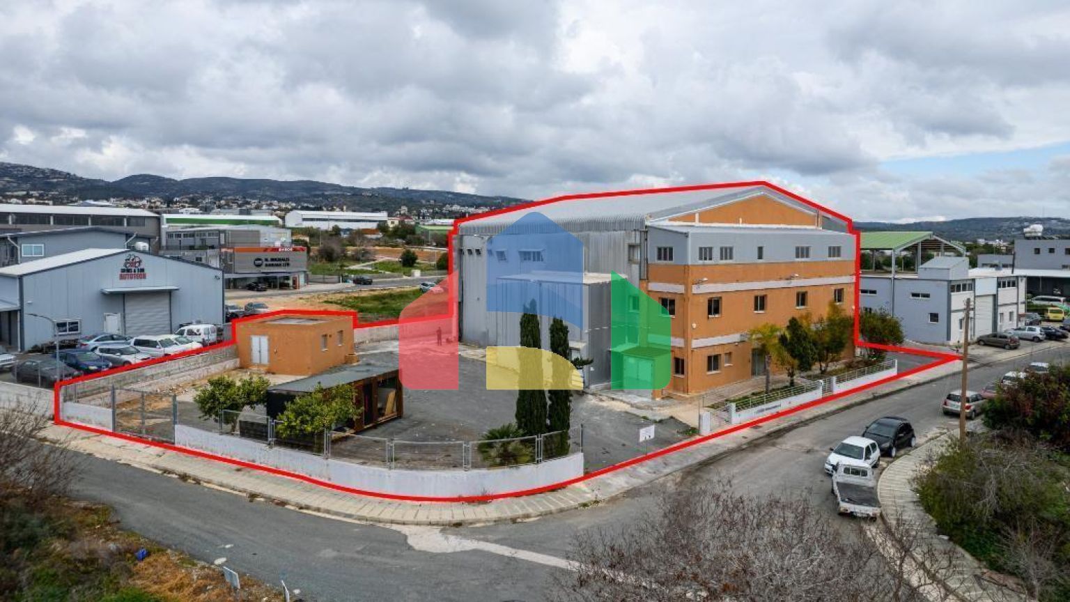 Продаж - Бізнес 1375 m² В Пафосе