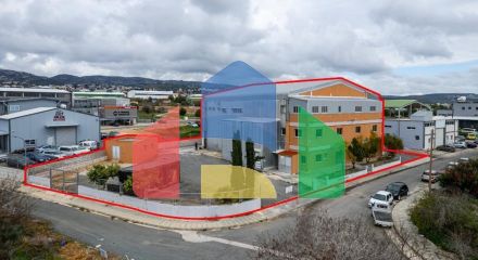 Продаж - Бізнес 1375 m² В Пафосе