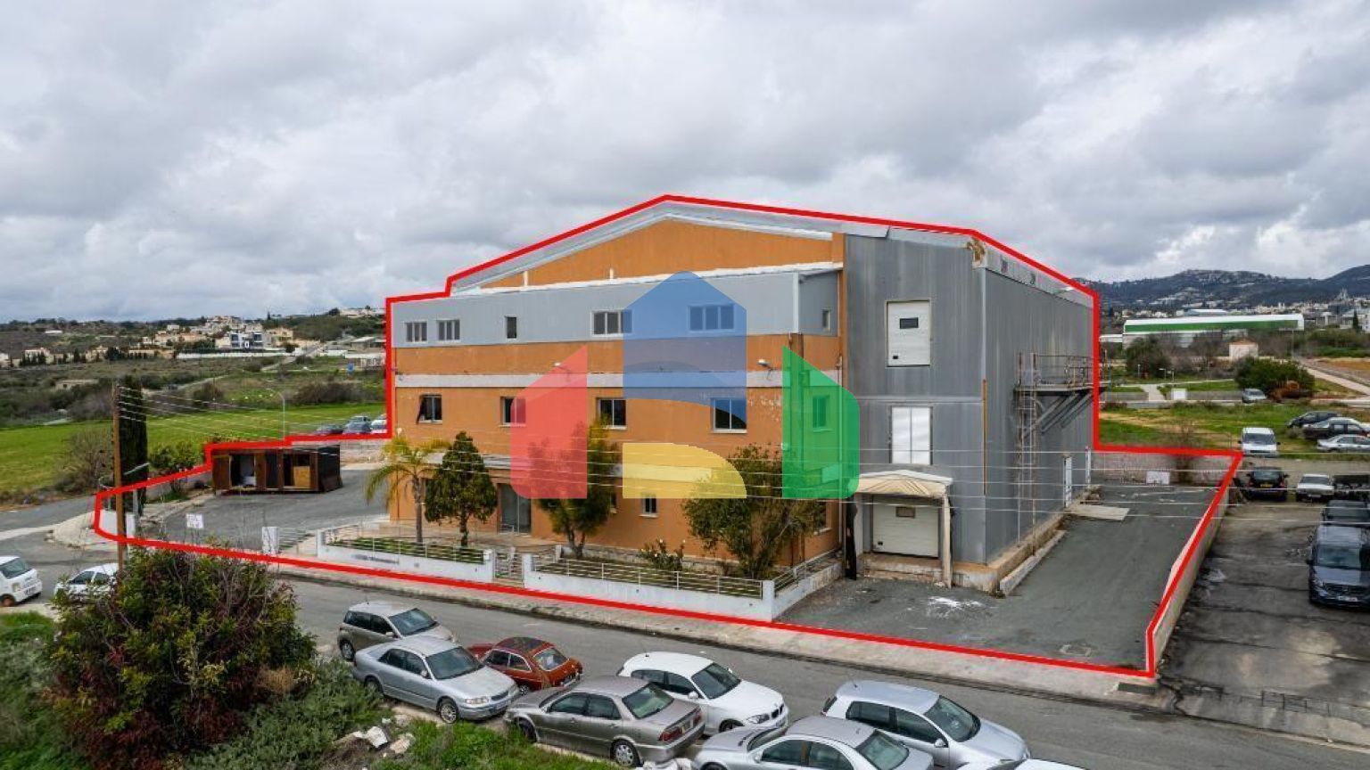 Продаж - Бізнес 1375 m² В Пафосе