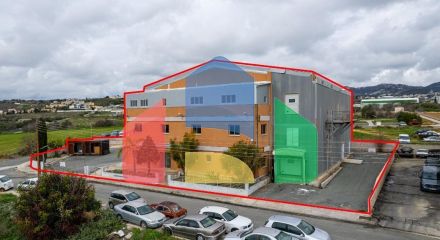 Продаж - Бізнес 1375 m² В Пафосе