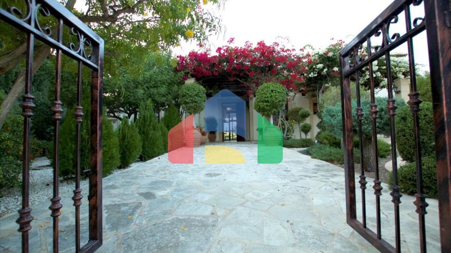 Продажа - Вилла 300 m² в Пафосе