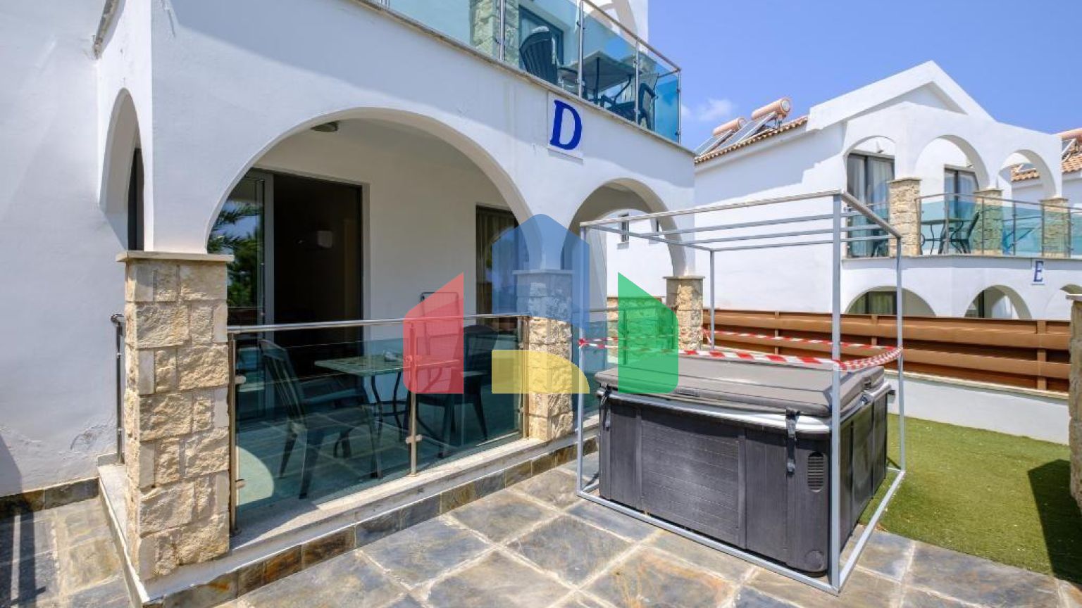 Продаж - Квартира 47 m² В Пафосе