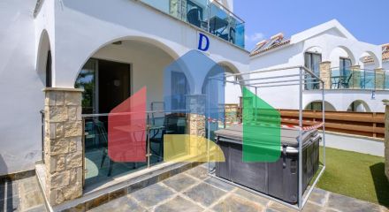 Продаж - Квартира 47 m² В Пафосе