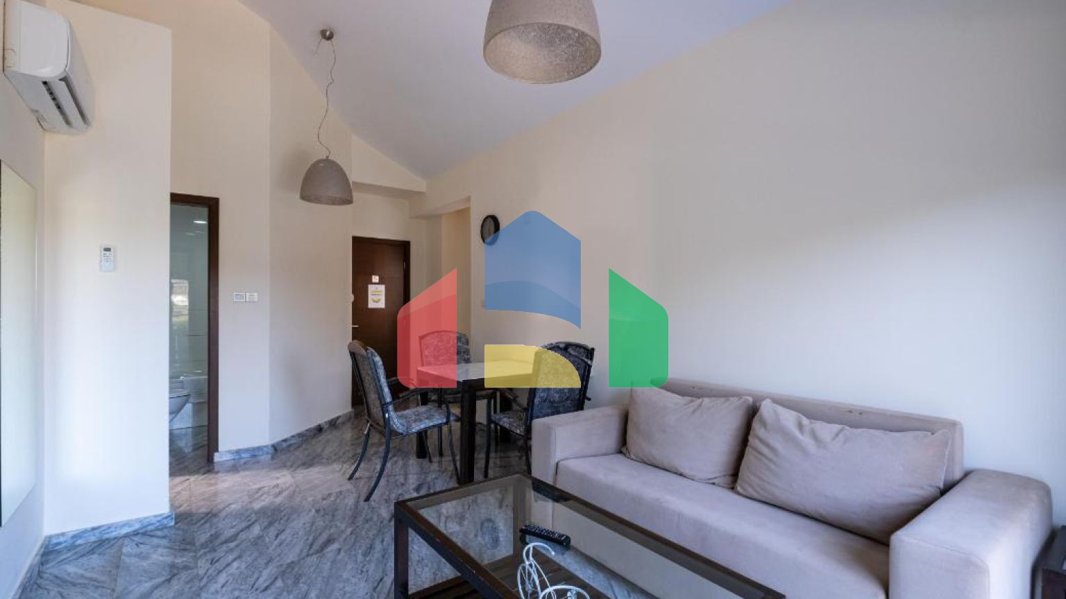 Продаж - Квартира 58 m² В Пафосе