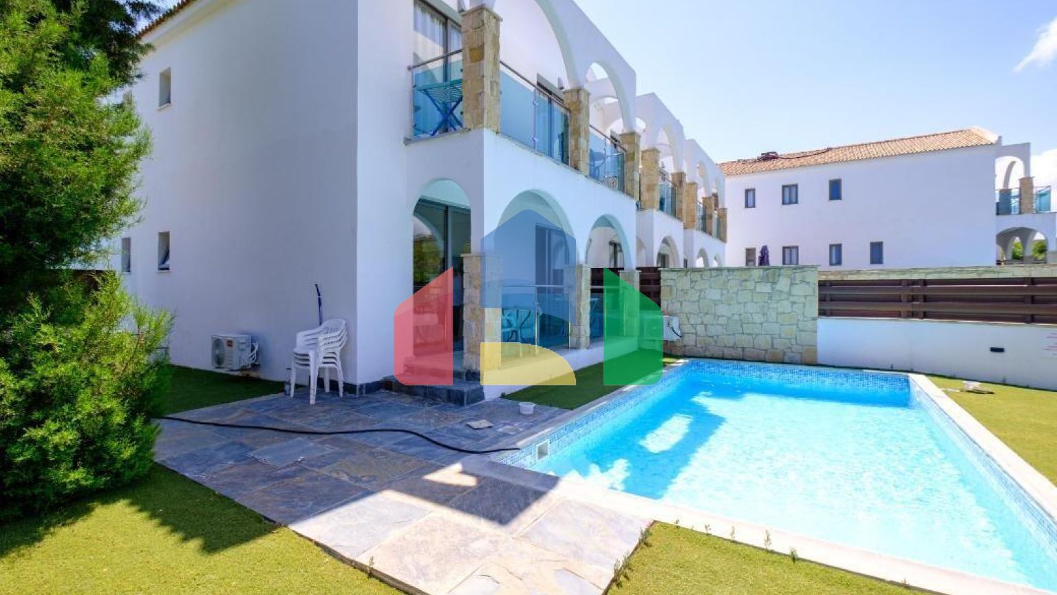 Продаж - Квартира 47 m² В Пафосе